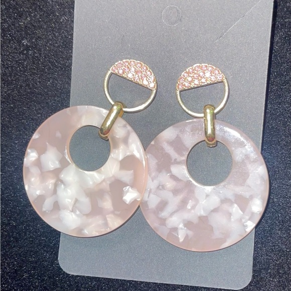 Chic Pink Rhinestone and Resin Hoop Earrings - Picture 2 of 3